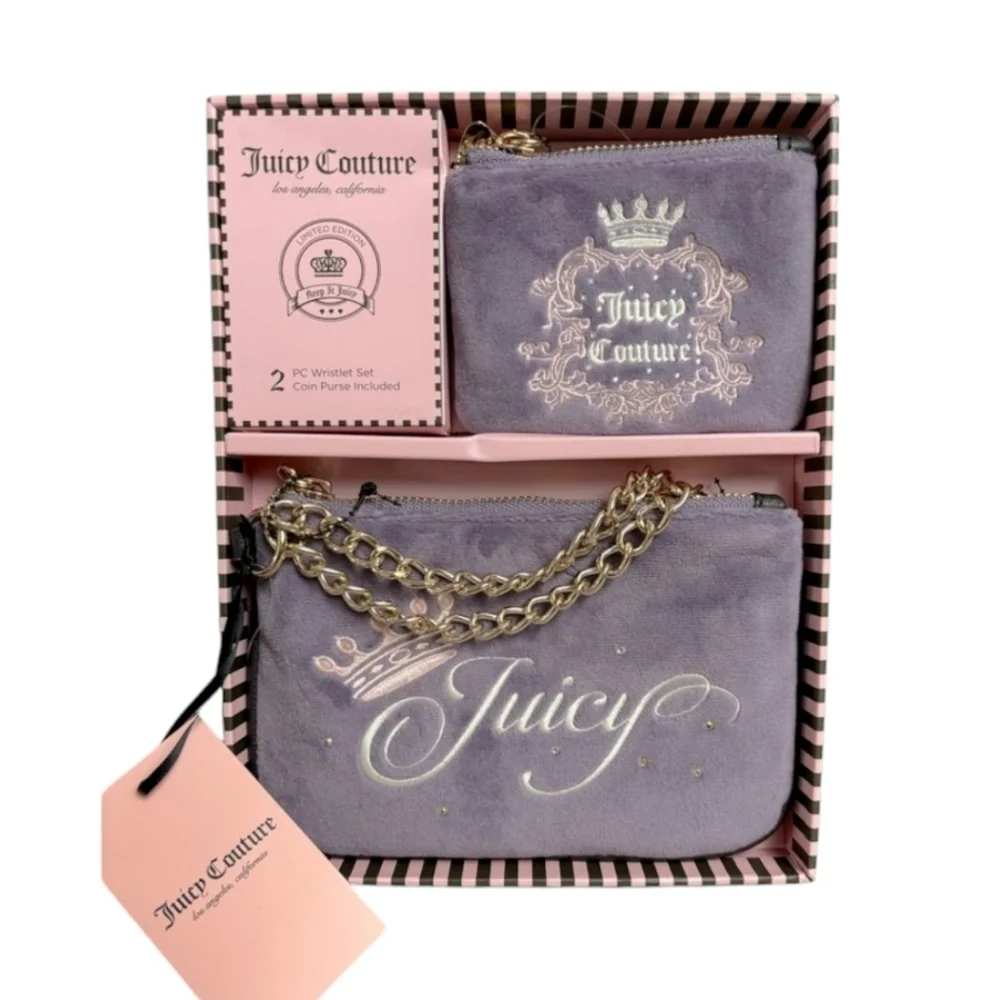 💜🔹️Juicy Couture 🔹️Dusty Violet Heritage” Velour Wristlet Gift Set